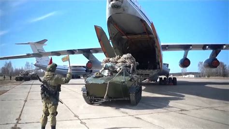 海陆空齐上阵！俄罗斯在克里米亚进行多兵种联合演习_凤凰网视频_凤凰网