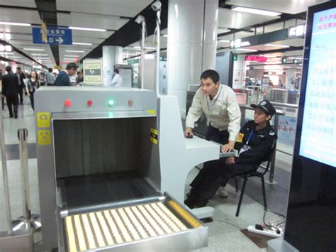 7日起地铁站分批升级安检 禁入地铁物品标准将出台_手机新浪网