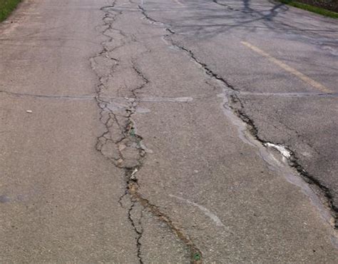 水泥路面裂缝怎么办，有哪些修补措施-路路通新材料科技