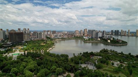 2017中国十大宜居城市排名 第一名居然是它_福田网