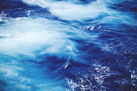 蓝色简约海水海浪漂流背景素材免费下载 - 觅知网