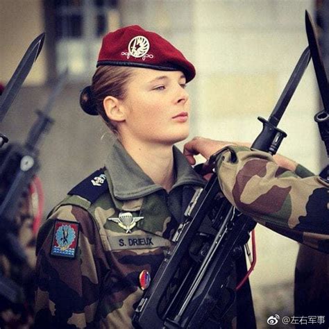 欧洲颜值第一的法国女兵|女兵|法国|欧洲_新浪新闻