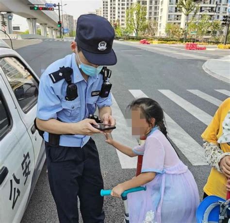 “我第一次坐警车！”迷路被杭州警察送回家，汉服女童开心极了__财经头条