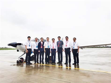 中国新一代初级教练机AG100首飞成功-中国民航网