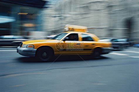 黄色出租车高清图片下载-正版图片501478973-摄图网