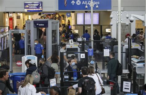 美国洛杉矶机场超过400名工作人员确诊新冠肺炎 - 民航 - 航空圈——航空信息、大数据平台