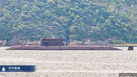 朝鲜使用潜艇试射新型潜射弹道导弹