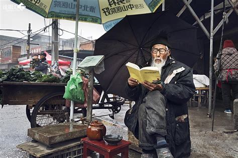 卖菜的老人,卖菜的图片,菜市场卖菜图片_大山谷图库