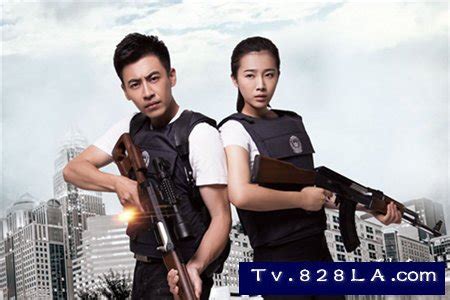 速看《警察锅哥第二季》第5集：警方在南郊发现失枪，简凡因过被停职