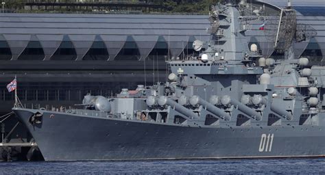 俄“莫斯科号”巡洋舰将在南海进行训练演习_凤凰资讯