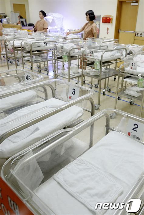 低出生率危机 韩国3月新生儿数量创同期新低