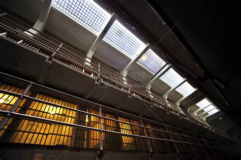 alcatraz监狱牢房时间细胞金属犯罪惩罚刑事克制法律游客压抑高清图片下载-正版图片321005059-摄图网