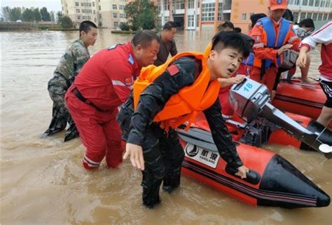 河南暴雨已致33人遇难，8人失踪！雨量破极值！7省1800名消防员增援河南！(含视频)_手机新浪网