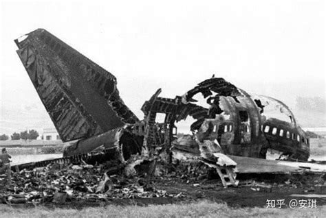 雷暴天气下的生死时速，坠毁在跑道头的MD-82客机 上 | 美国航空1420号航班，空难改变航空史 6