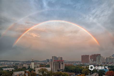 超美！武汉天空双彩虹与晚霞携手上演气象大片-天气图集-中国天气网