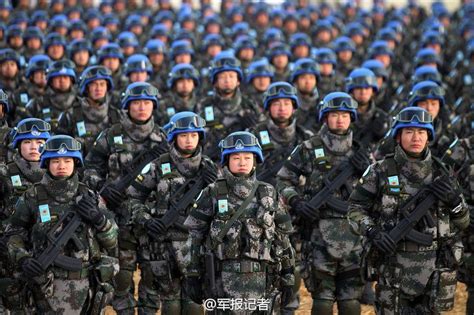 中国第18批赴黎巴嫩维和部队第一梯队200人出征 - 中国军网