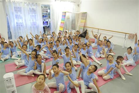 给武汉一所芭蕾舞培训机构拍照|摄影|其他摄影|奥斯卡车业 - 原创作品 - 站酷 (ZCOOL)
