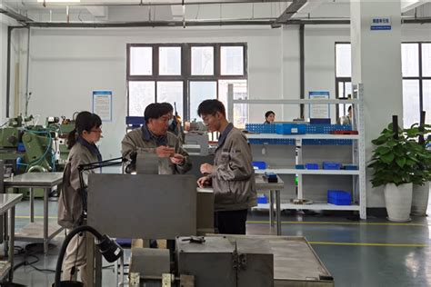 江洁会见安徽省第七届工业设计大赛组委会代表-滁州职业技术学院