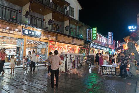 广西桂林阳朔西街的酒吧 图片 | 轩视界