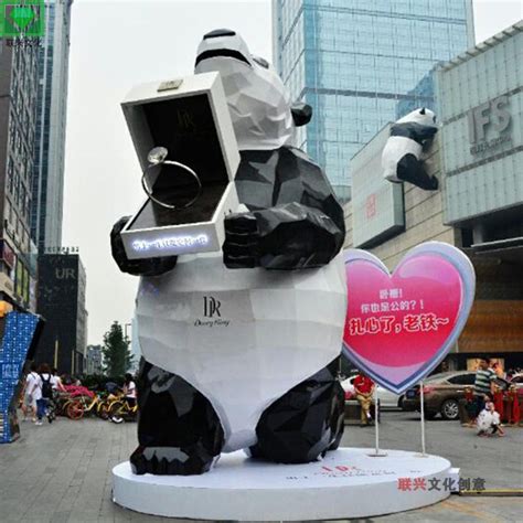 企业品牌形象吉祥物熊猫几何抽象熊大型商业广场玻璃钢卡通 ...