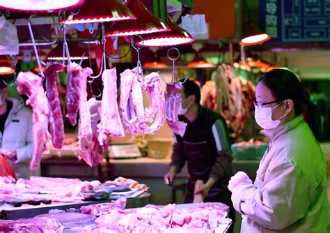 商务部：猪肉价格比3月底降8.2%