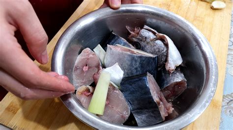 酱焖鲅鱼的做法【步骤图】_菜谱_美食杰