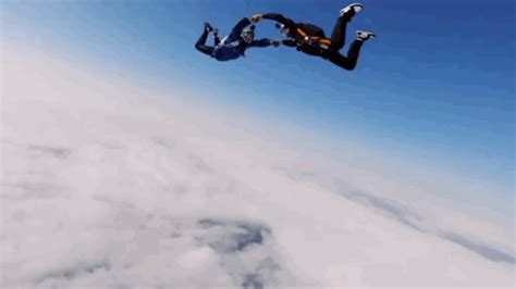 一万米高空的跳伞飞行世界纪录