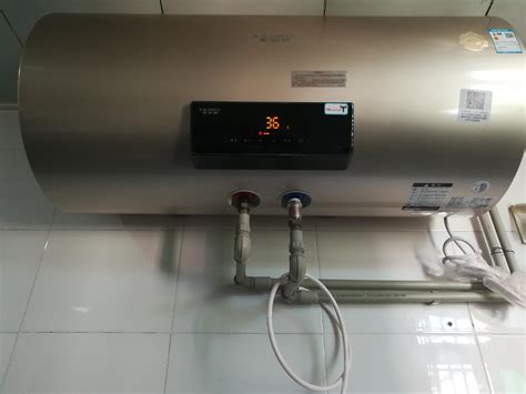 A.O.史密斯带“智能保养提示”的电热水器内胆自助清洁升级版