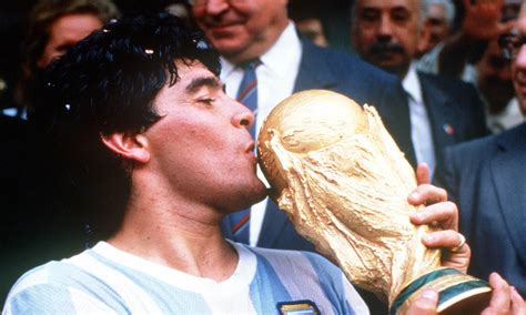 马拉多纳何以传奇？1986年世界杯后再无阿根廷球员举起大力神杯