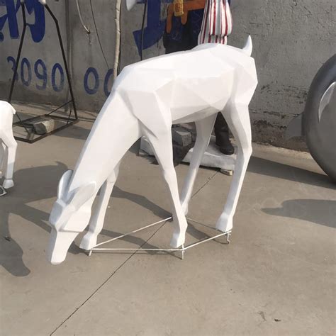 供应玻璃钢鹿动物雕塑几何切面鹿 仿真鹿广场园林庭院装饰 ...