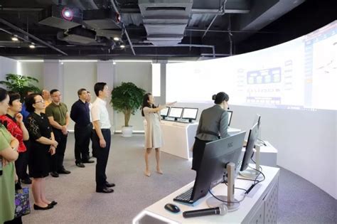 广西贵港市副市长韦彦一行考察达实智能-智能锁网
