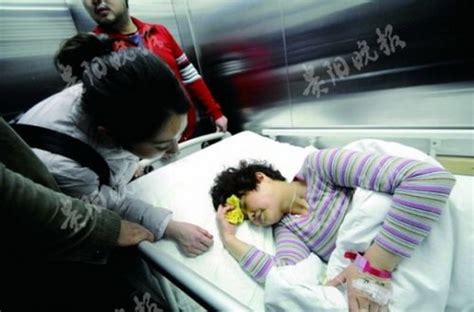贵州3岁女童从5楼坠下 女协管员接住孩子被砸伤 | 北晚新视觉