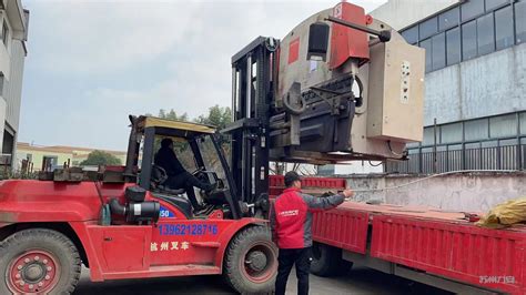 大型设备装卸搬运,装卸搬运设备,大型设备搬运工具地牛_大山谷图库