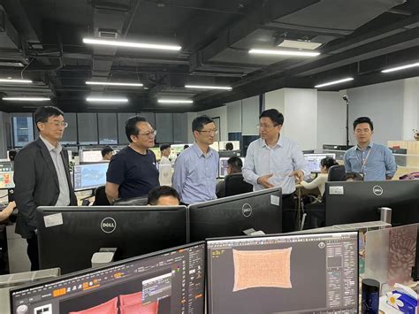 校领导张凌浩、谢建明率队赴南京高科技企业走访调研