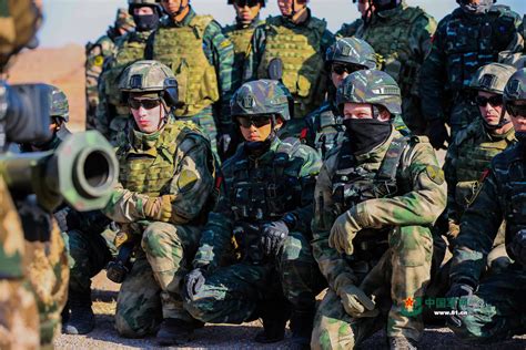 中俄“海上联合—2019”军事演习陆战分队军事竞赛举行