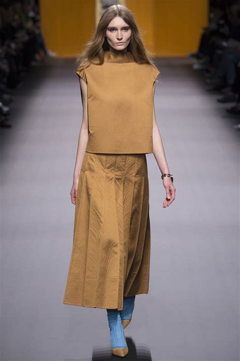 圣迪奥S·DEER女装2020夏季新款搭配流行趋势_资讯_时尚品牌网