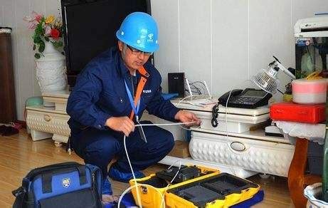 国网黄岛区供电公司：带电作业助力优化营商环境-青岛西海岸新闻网