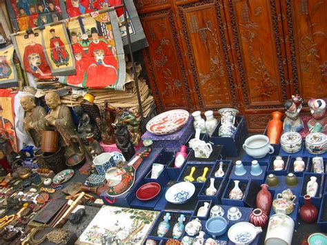 时尚与传统的碰撞：三里屯-潘家园旧货市场文化体验一日游