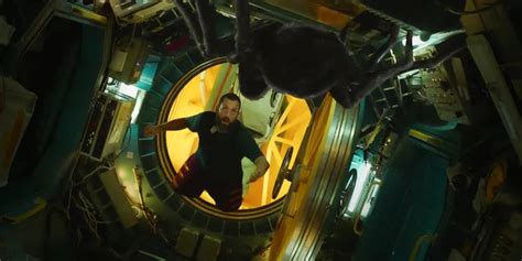 亚当·桑德勒主演的Netflix原创电影 《太空孤航》 发布抢先预告_搞趣网