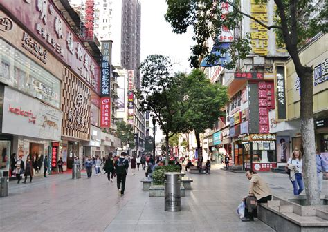 武汉楚河汉街的道路高清图片下载-正版图片500932840-摄图网