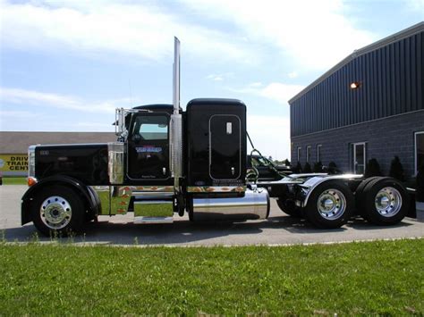 1997 Peterbilt 379 Truck Tractor with Sleeper LOADED! - Chicago Motor ...