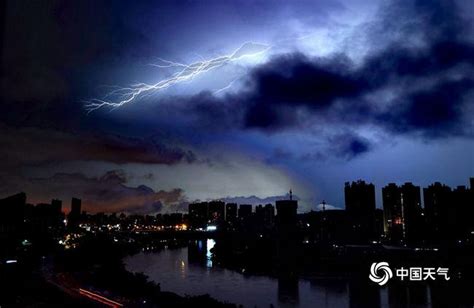 雷暴大风黄色预警！扬州将出现雷电、强降水、10-11级阵风等强对流天气
