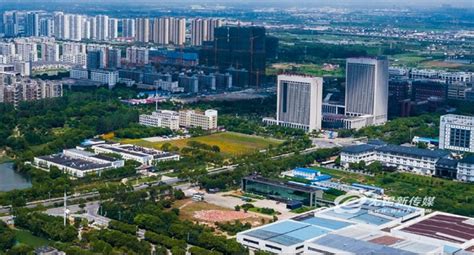 无锡市惠山区副区长虞洁一行来访 - 热点专题 - 新闻中心 - 哈尔滨工业大学（深圳）