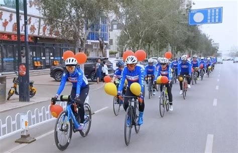 王俊凯中餐厅演绎单车少年，谁的自行车后座是你最想承包的