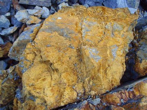 广西发现特大型稀土矿，可供开采百年以上，我国稀土资源真丰富！