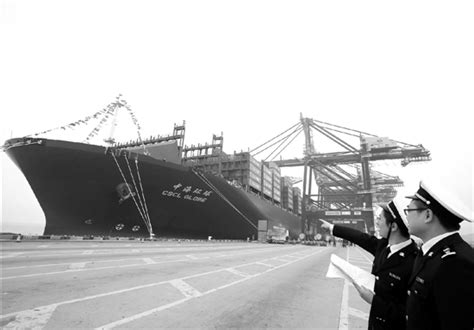 全球最大的集装箱船“中海环球”号昨停靠宁波港【图】_集装箱船|