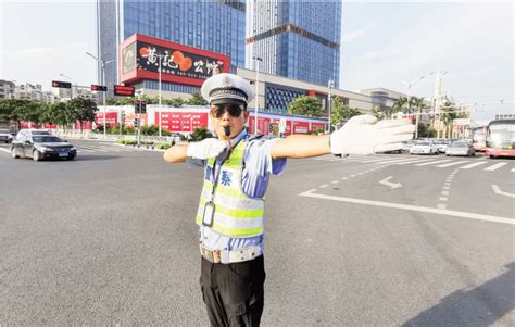 硚口区人民政府召开政府常务会部署全区交通秩序综合整治工作-武汉市硚口区人民政府