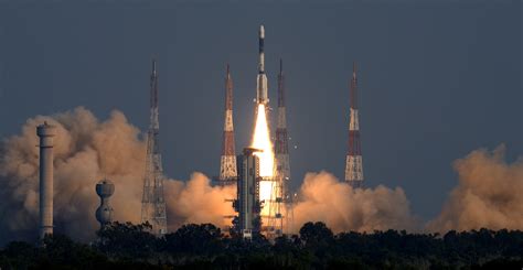 印度发射最新通信卫星 将为印军提供服务