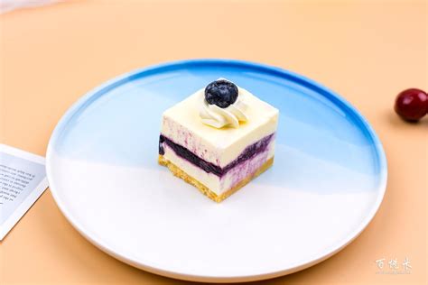 蓝莓奶油蛋糕配方：能抹面、夹馅、裱花_海绵_糖浆_面糊