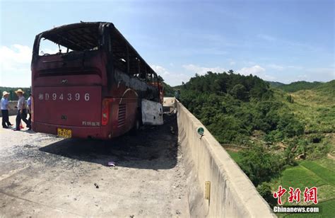 湖南旅游大巴起火事故 事发地点仍交通封闭-新闻中心-南海网